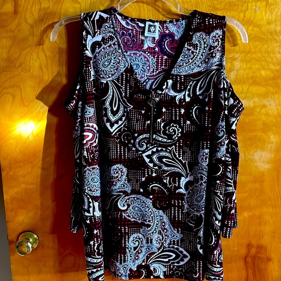 Womans top - Picture 1 of 4